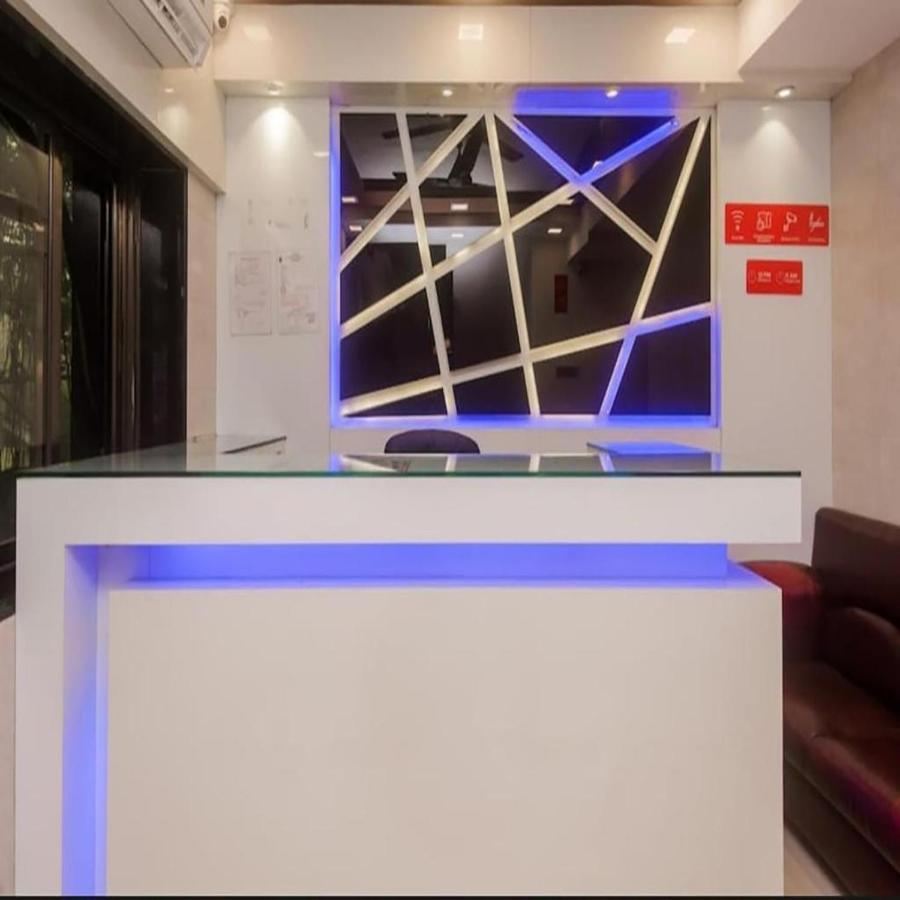 Hotel Plaza- Near Byculla Railway Station — Photos 3